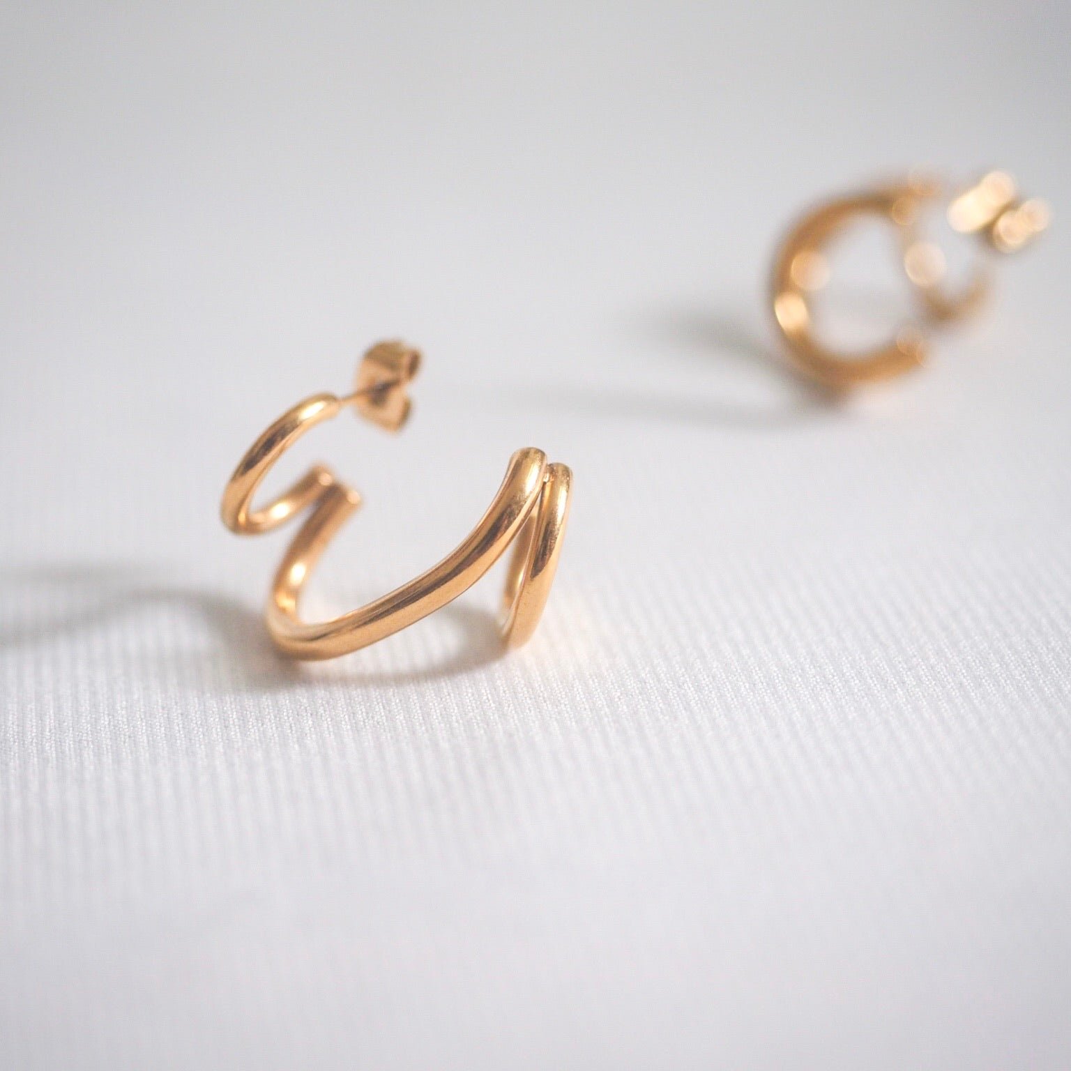 chic-gold-plated-helix-spiral-gold-earrings.jpg