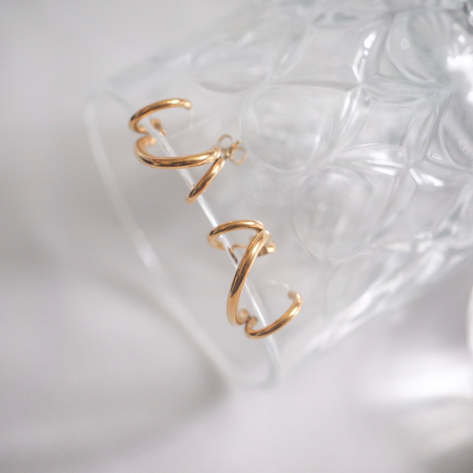 gold-hoop-earrings-with-helix-spiral-design.jpg